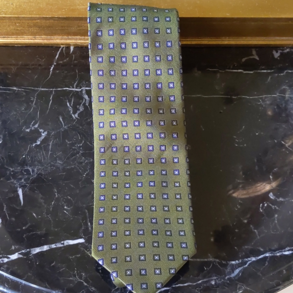 Bigotti 100% silk handmade tie.